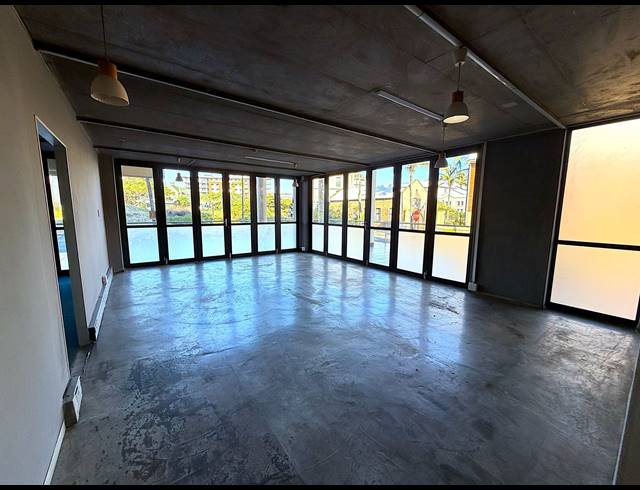 272M² OFFICE TO LET IN POINT WATERFRONT